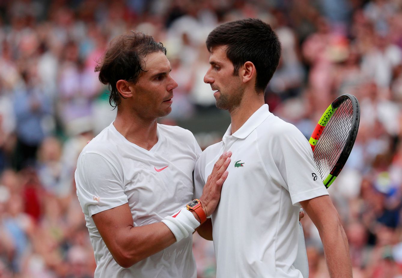 Rafa Nadal quería jugar este sábado al aire libre y Novak Djokovic prefería seguir bajo techo. (Reuters)