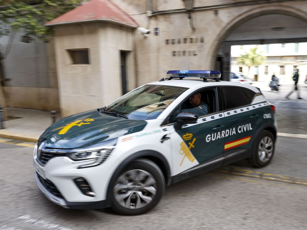 Foto: Un coche de la Guardia Civil. (EFE/Biel Aliño)