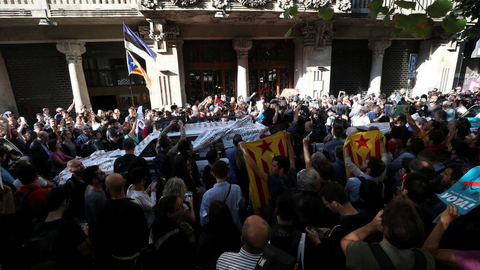 Foto: Operación de la Guardia Civil en Cataluña. (Reuters)