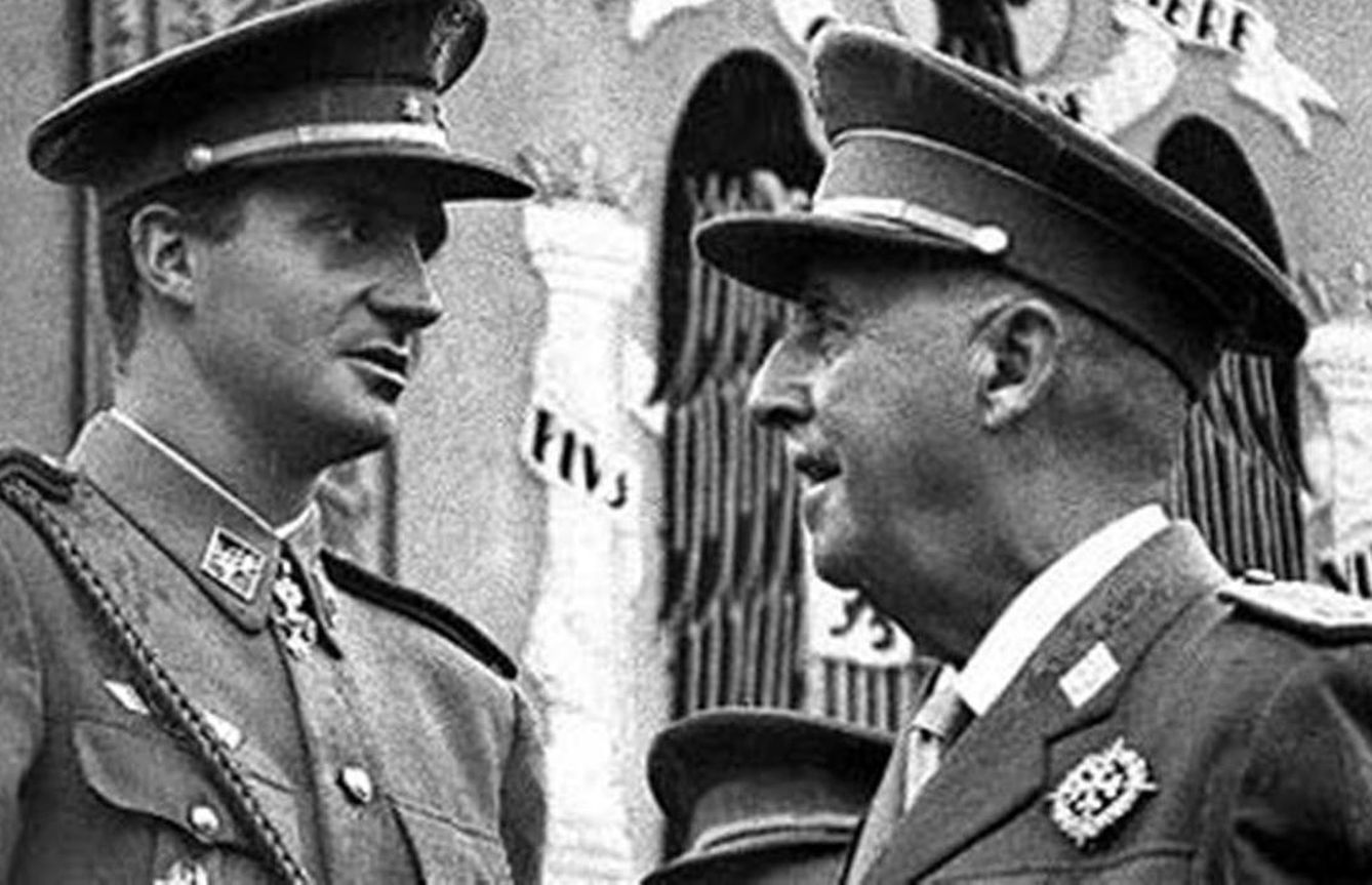 El Rey don Juan Carlos junto al general Franco (EFE)