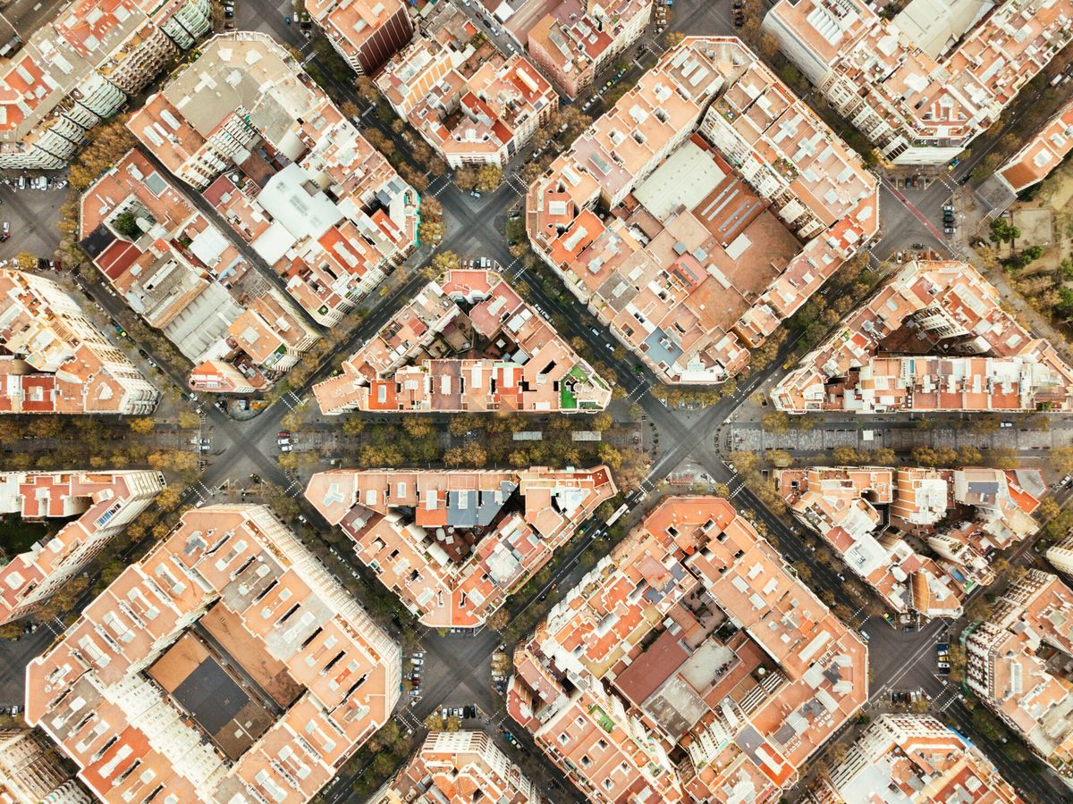 Foto: Barrio de Eixample en Barcelona. (iStock)