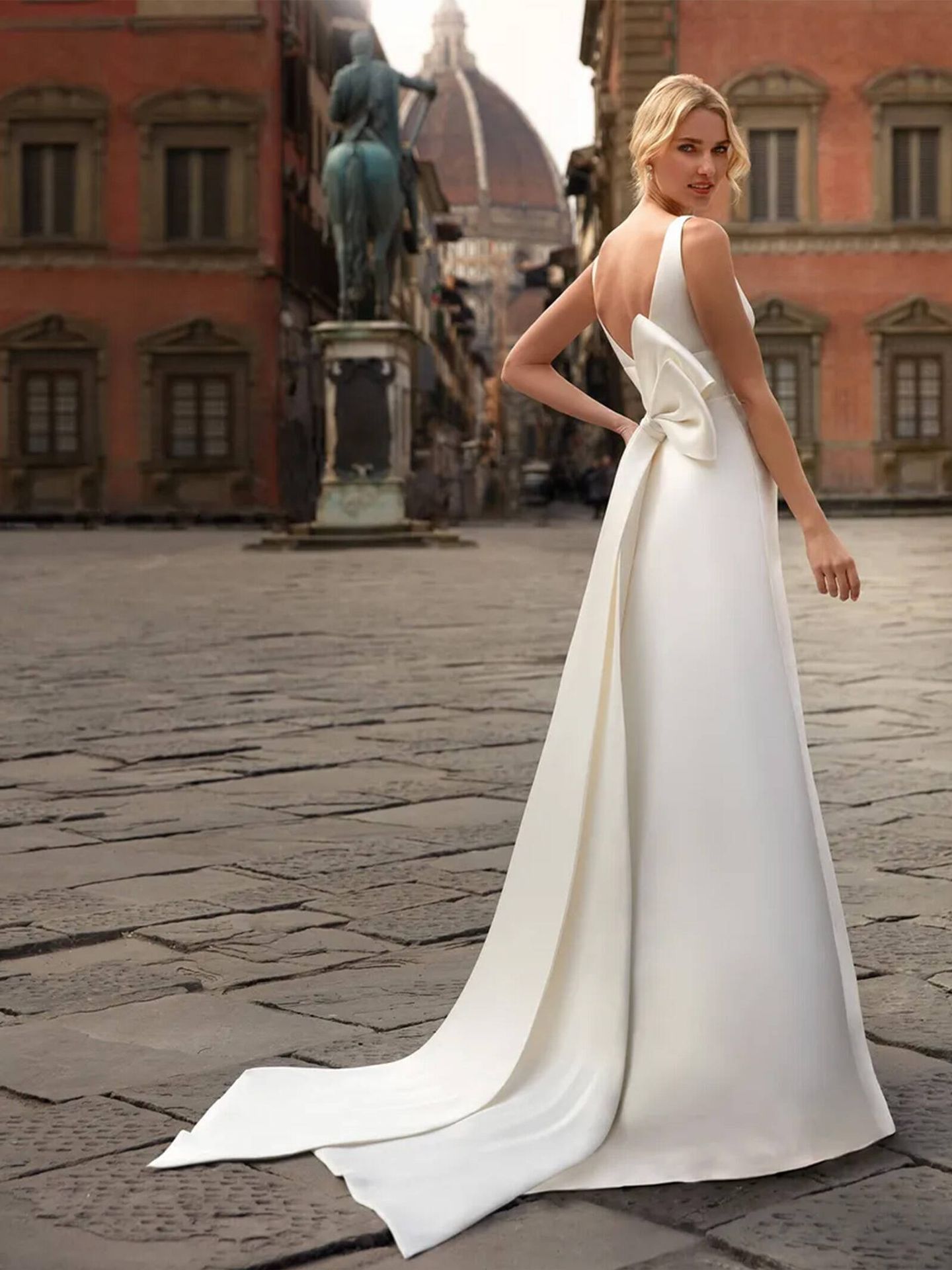Enamórate de 5 vestidos de novia con detalles que no dejan indiferente