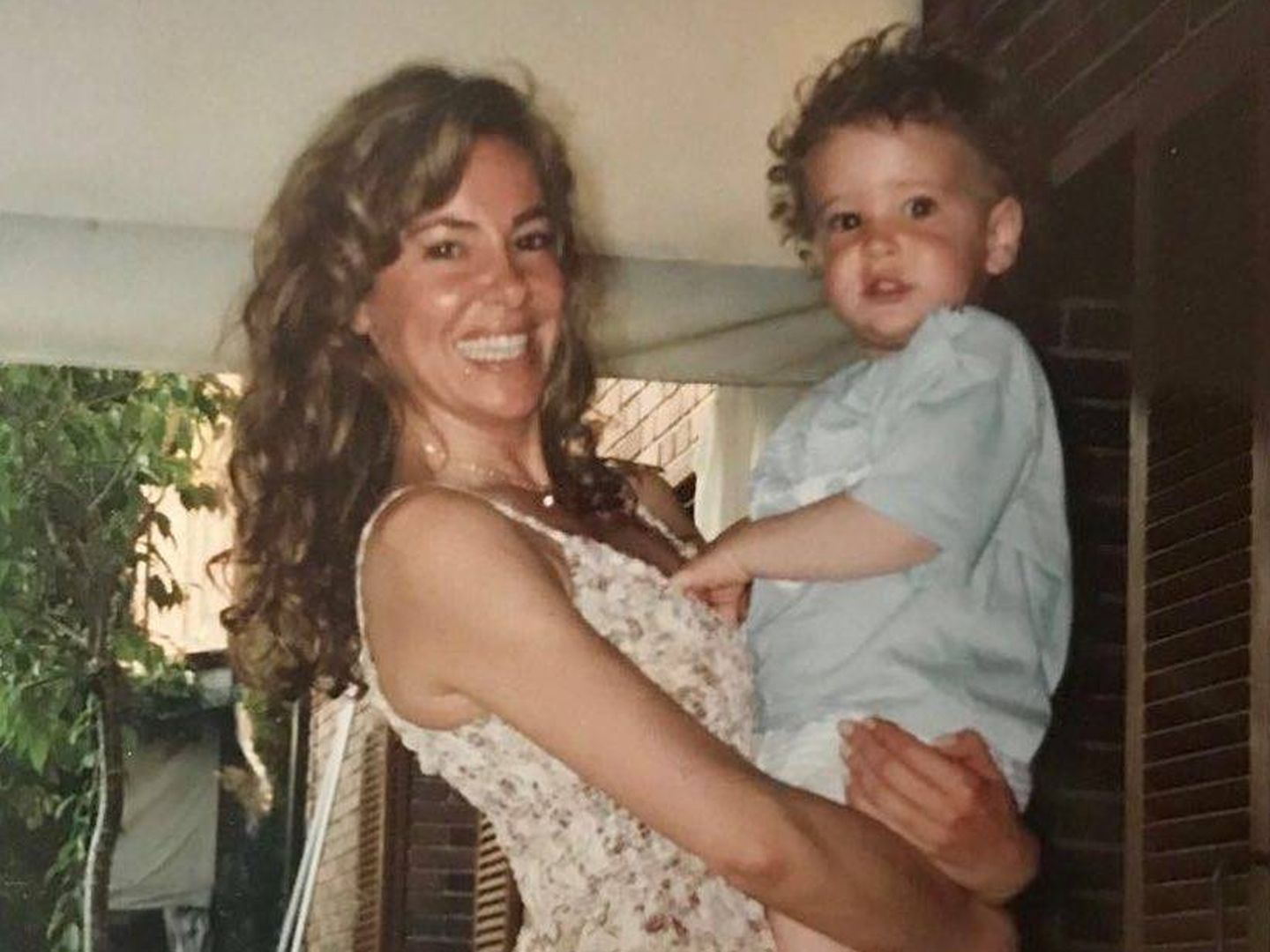 Ana Obregón con su hijo cuando era pequeño. (IG)