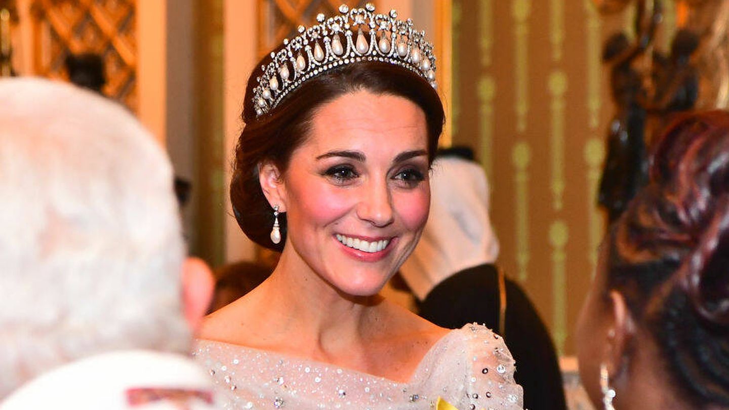 Kate Middleton, con la tiara Cambridge Lover's Knot. (Getty)