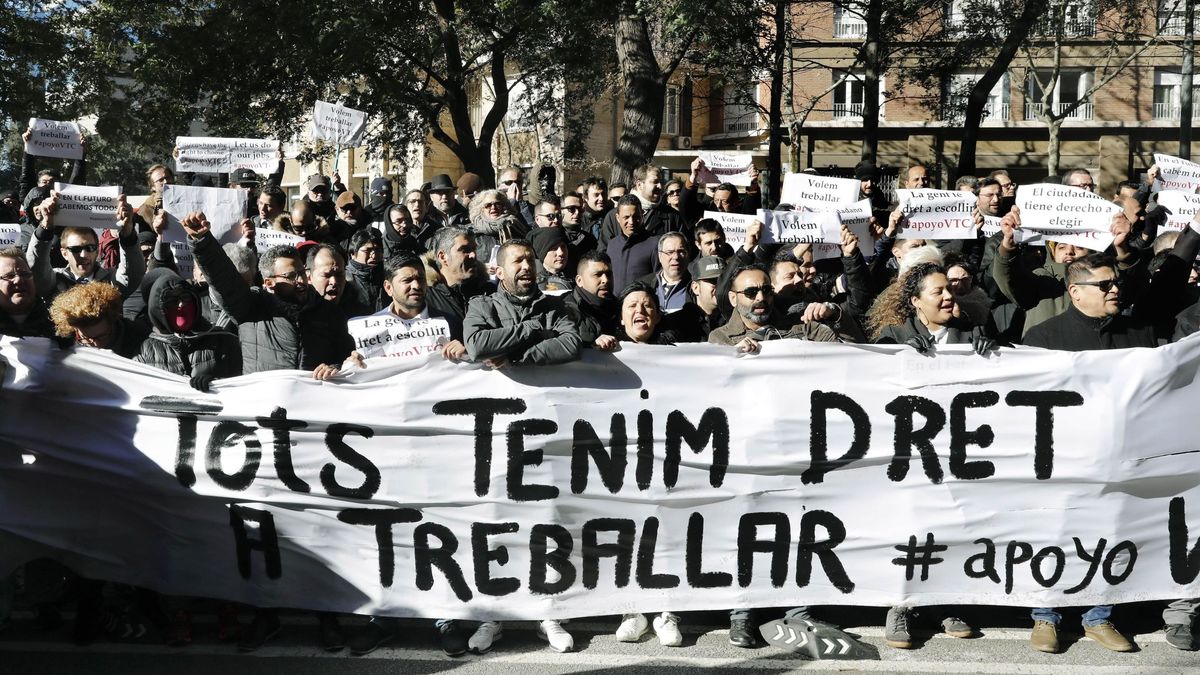 La Generalitat marca el camino en el conflicto del taxi con las VTC