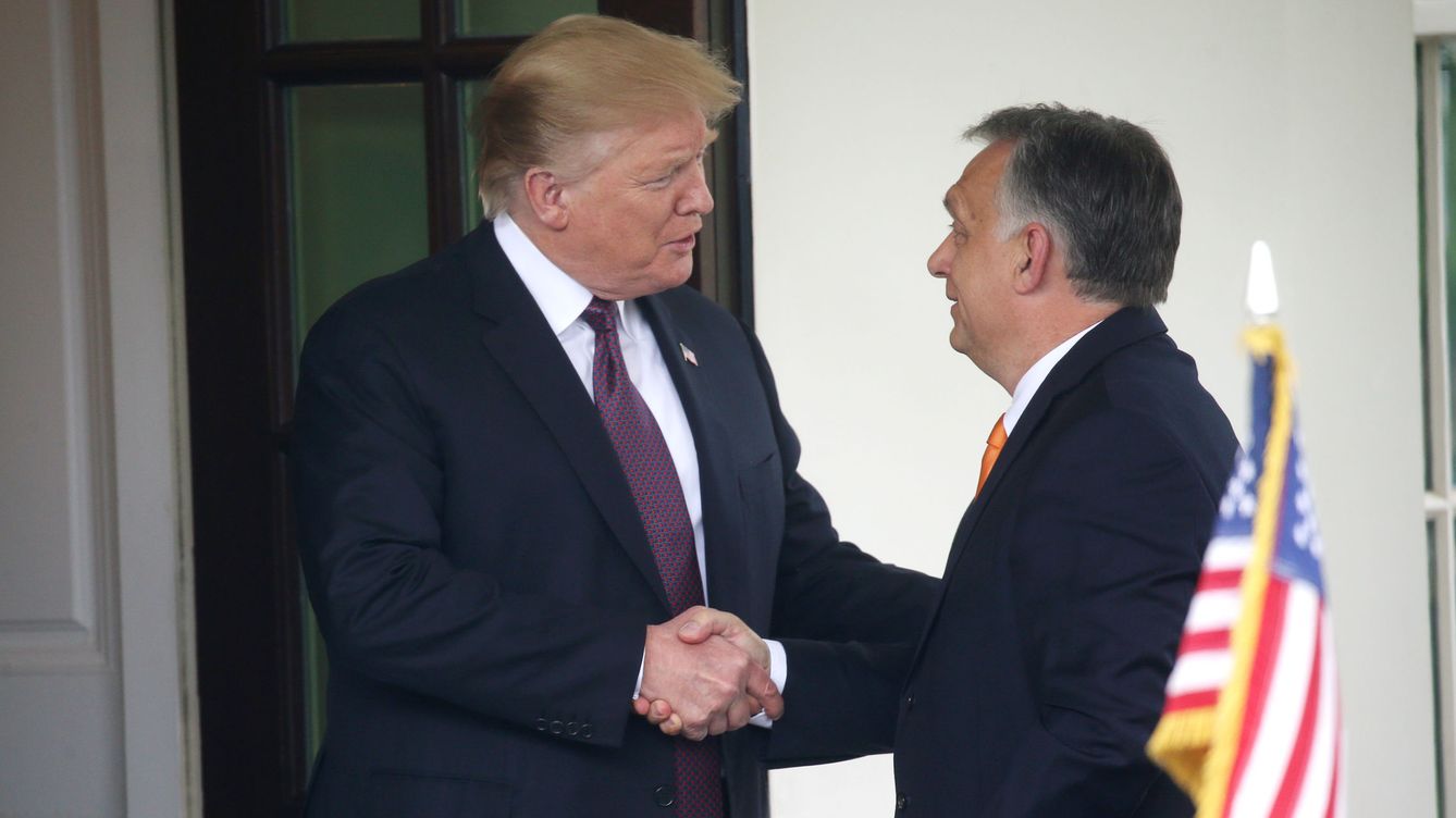 Foto: El expresidente de EEUU Donald Trump y el primer ministro de Hungría, Víktor Orbán, en la Casa Blanca. (Reuters/Leah Mills)