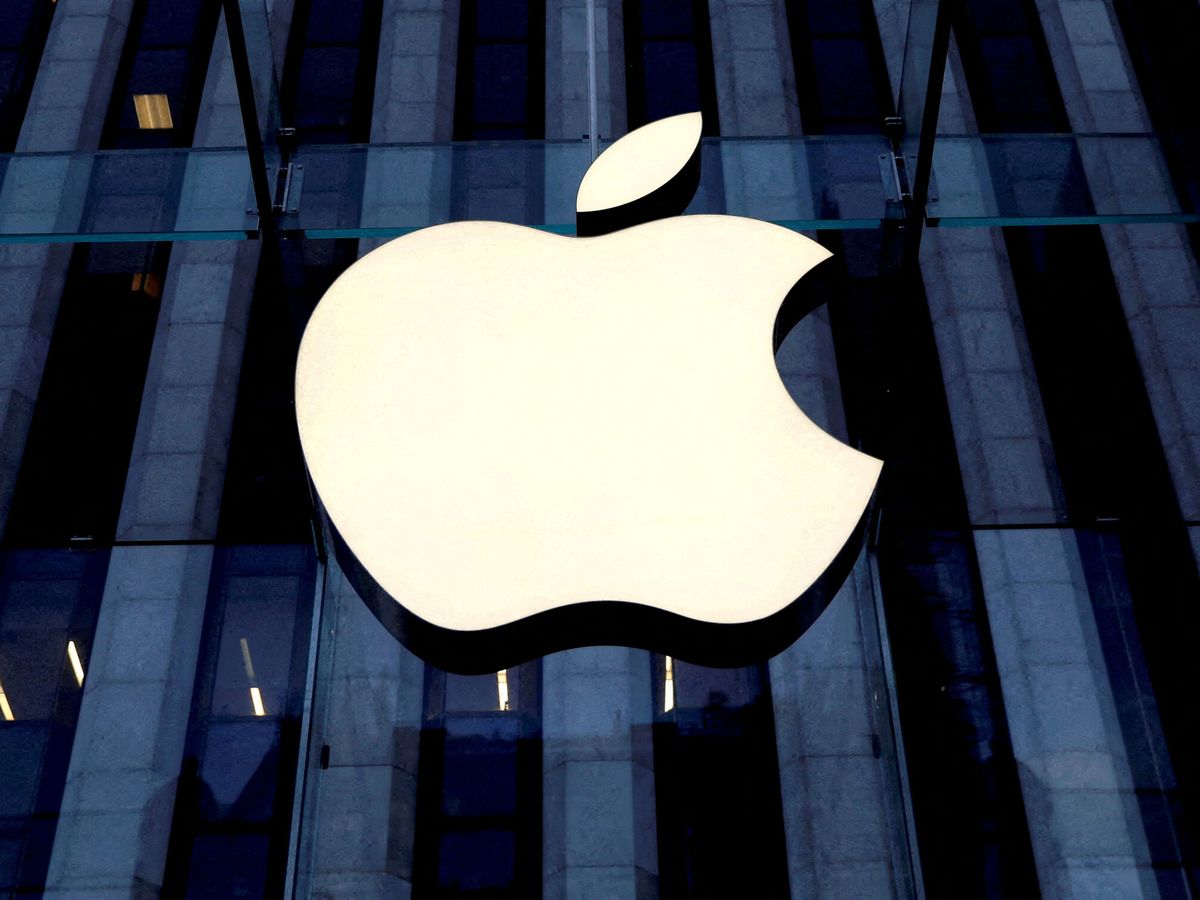 Foto: Apple prepara muchas herramientas de IA para iOS 18 (Reuters/Mike Segar)