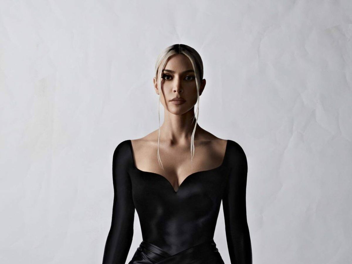 Foto: Kim Kardhasian luce un modelo de la última colección de Balenciaga. (Instagram @balenciaga)