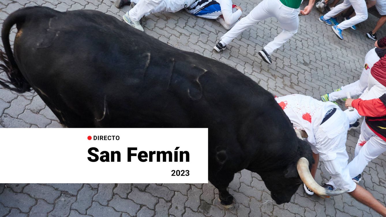 Foto: Último encierro de San Fermín 2023 con los toros Miura: vídeo, heridos y resumen, en directo hoy (Eduardo Sanz/Eduardo Sanz)