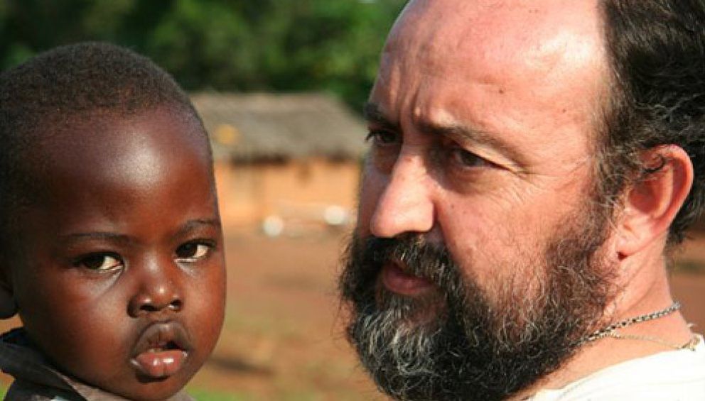 Foto: El obispo español que arrinconó al genocida Joseph Kony