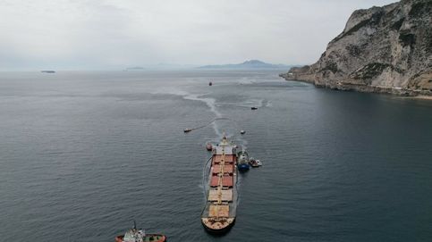 Gibraltar trabaja para retirar el fueloil de uno de los tanques del buque OS35