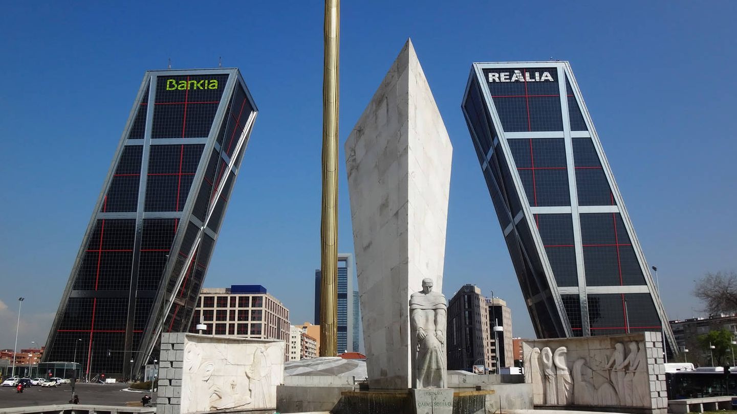 El obelisco de Calatrava, en el centro de la imagen. (Foto: Wikicommons)