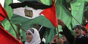 Un 5 estrellas español para los presos de Hamás