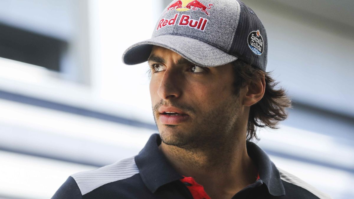 El abrazo del oso: Red Bull quiere blindar (otra vez) a Carlos Sainz