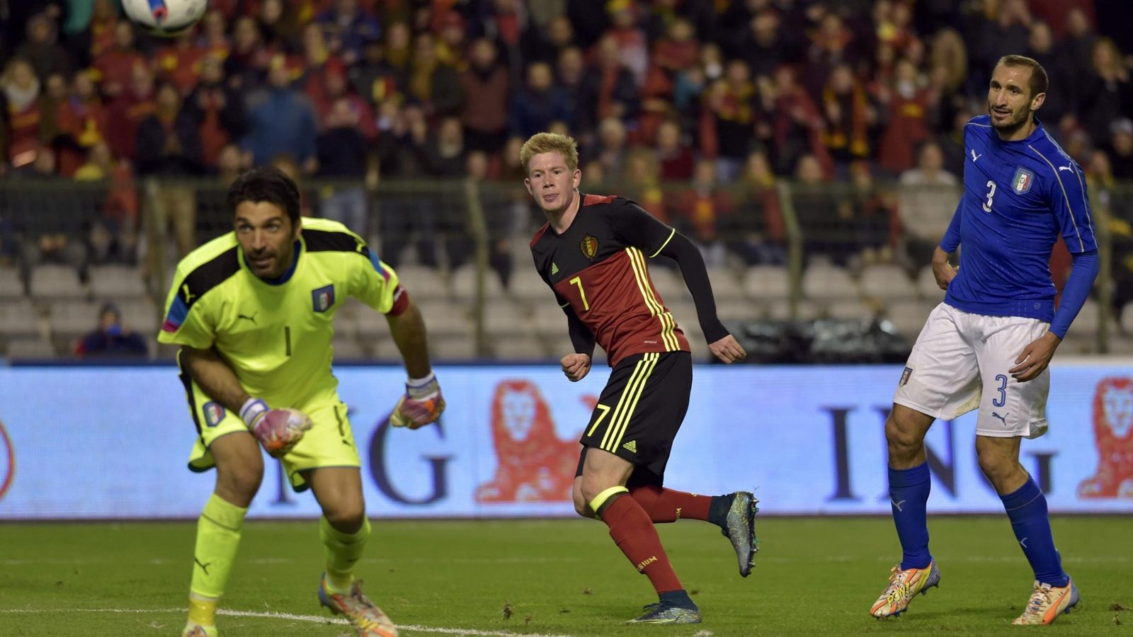 Foto: Bélgica ganó a Italia este viernes en el Estadio Rey Balduino de Bruselas (Reuters)