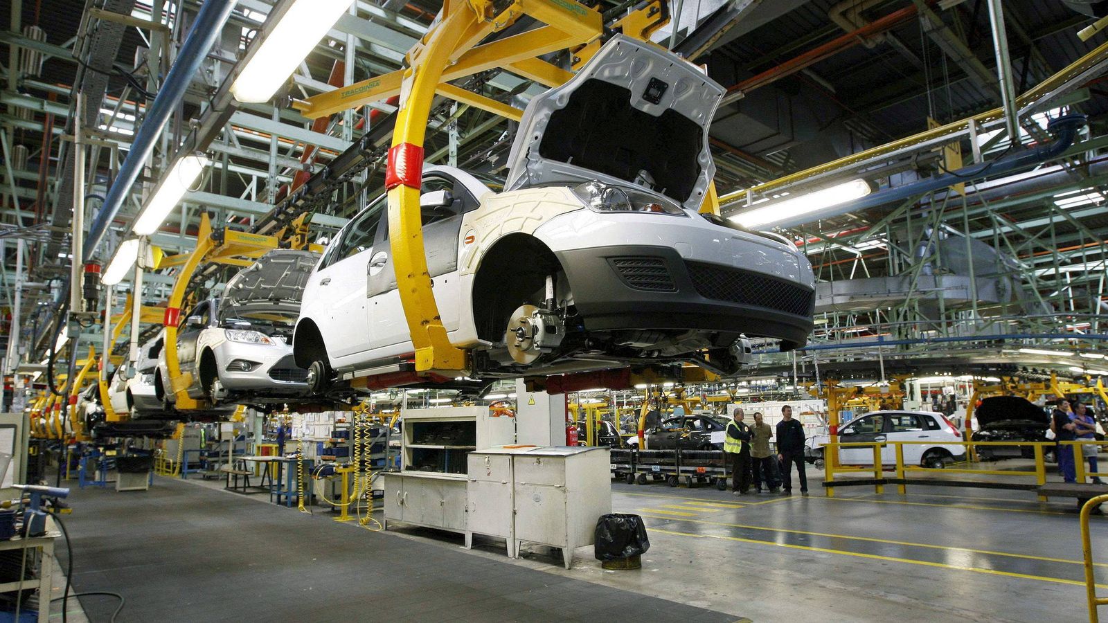 Foto: Imagen de una fábrica de automóviles. (EFE)