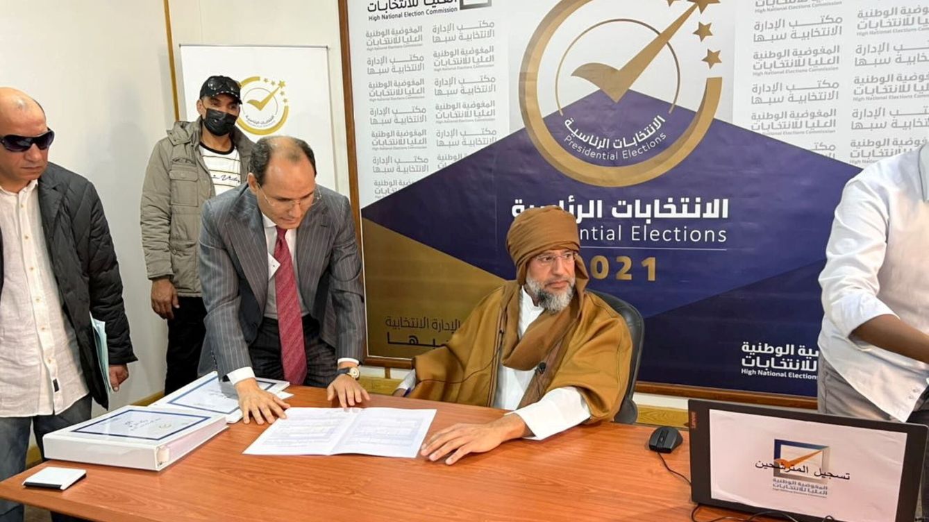 Foto: Saif al Islam Gadafi, hijo de Muamar Gadafi, durante la presentación de su candidatura a las elecciones libias (Khaled Al-Zaidy vía Reuters)