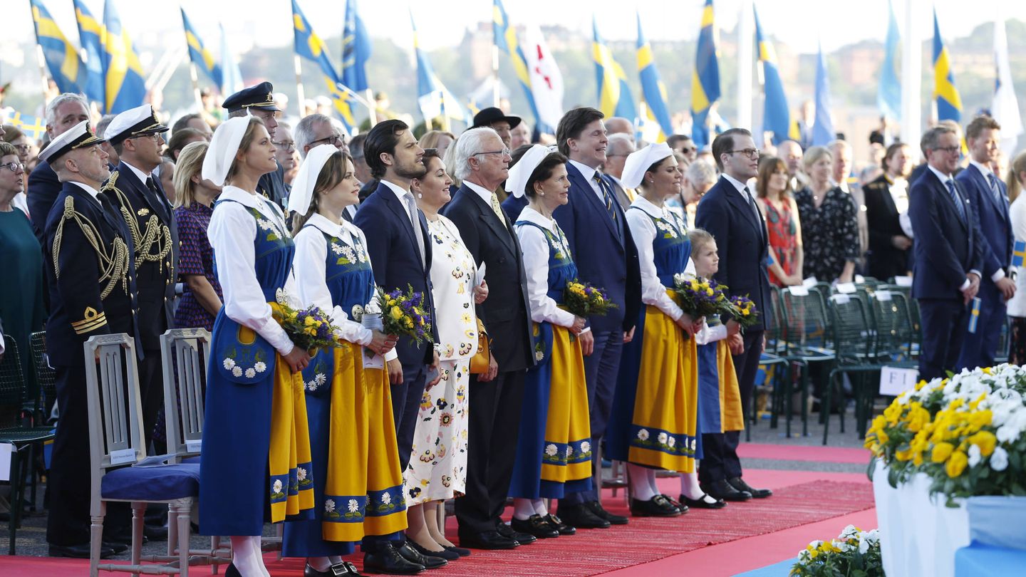 La familia real en el Día Nacional de Suecia. (Getty)