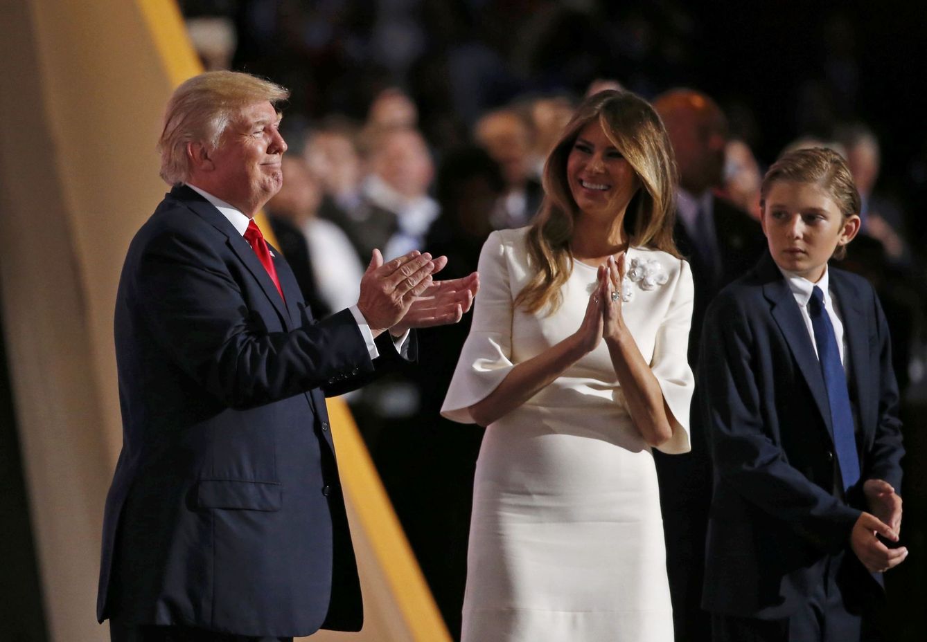Melania, junto a Donald Trump y el hijo de ambos, Barron, en la Convención Nacional Republicana en Cleveland, el 21 de julio de 2016. (Reuters)