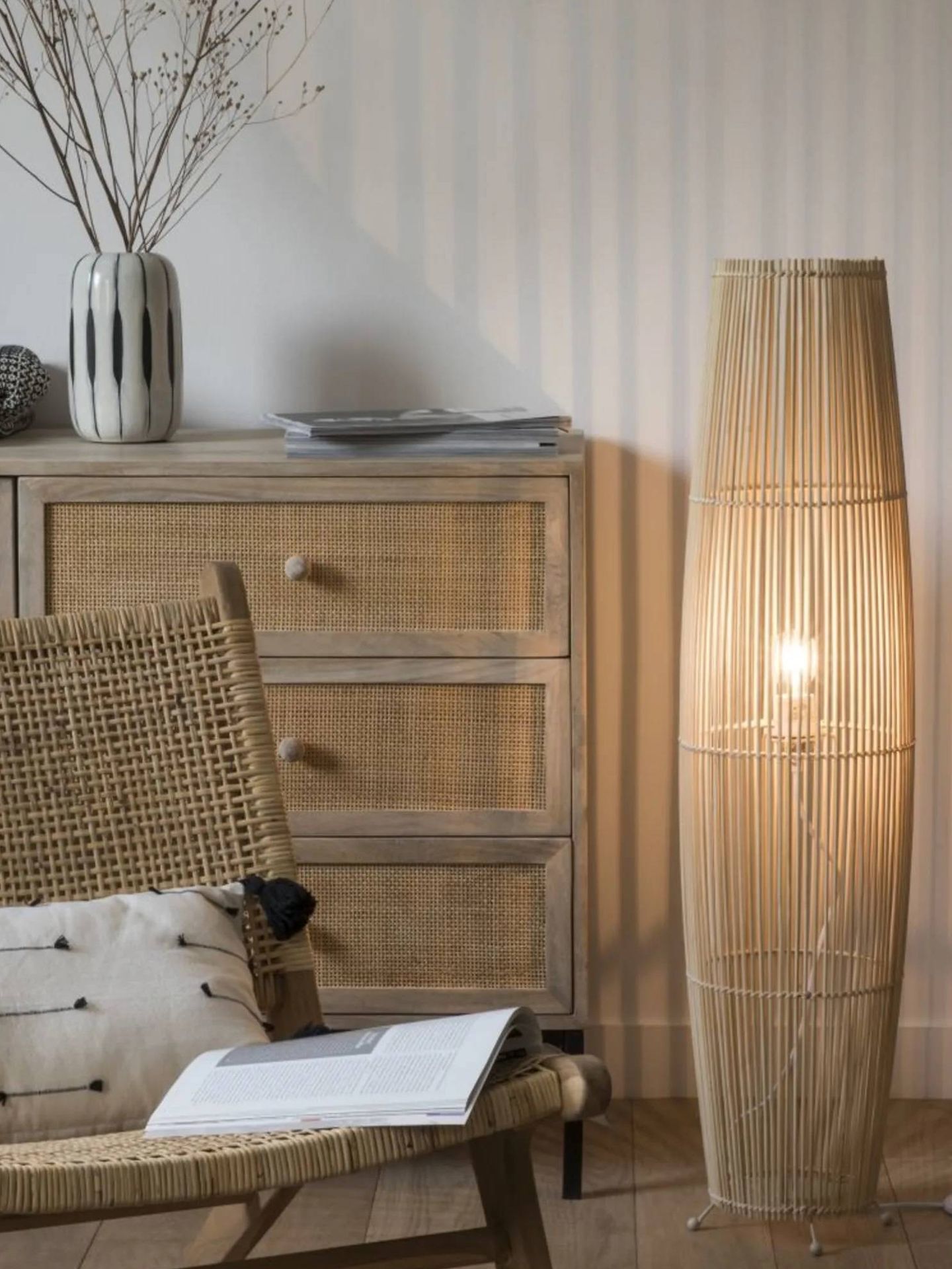 Ilumina tu estancia con estas lámparas de pie de Maisons du Monde. (Cortesía)