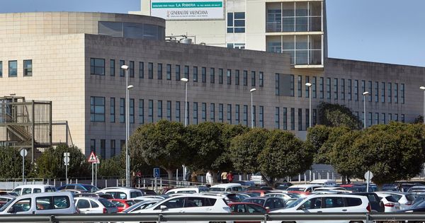 Foto: El Hospital de Alzira pasará a ser de gestión pública el domingo 1 de abril. 
