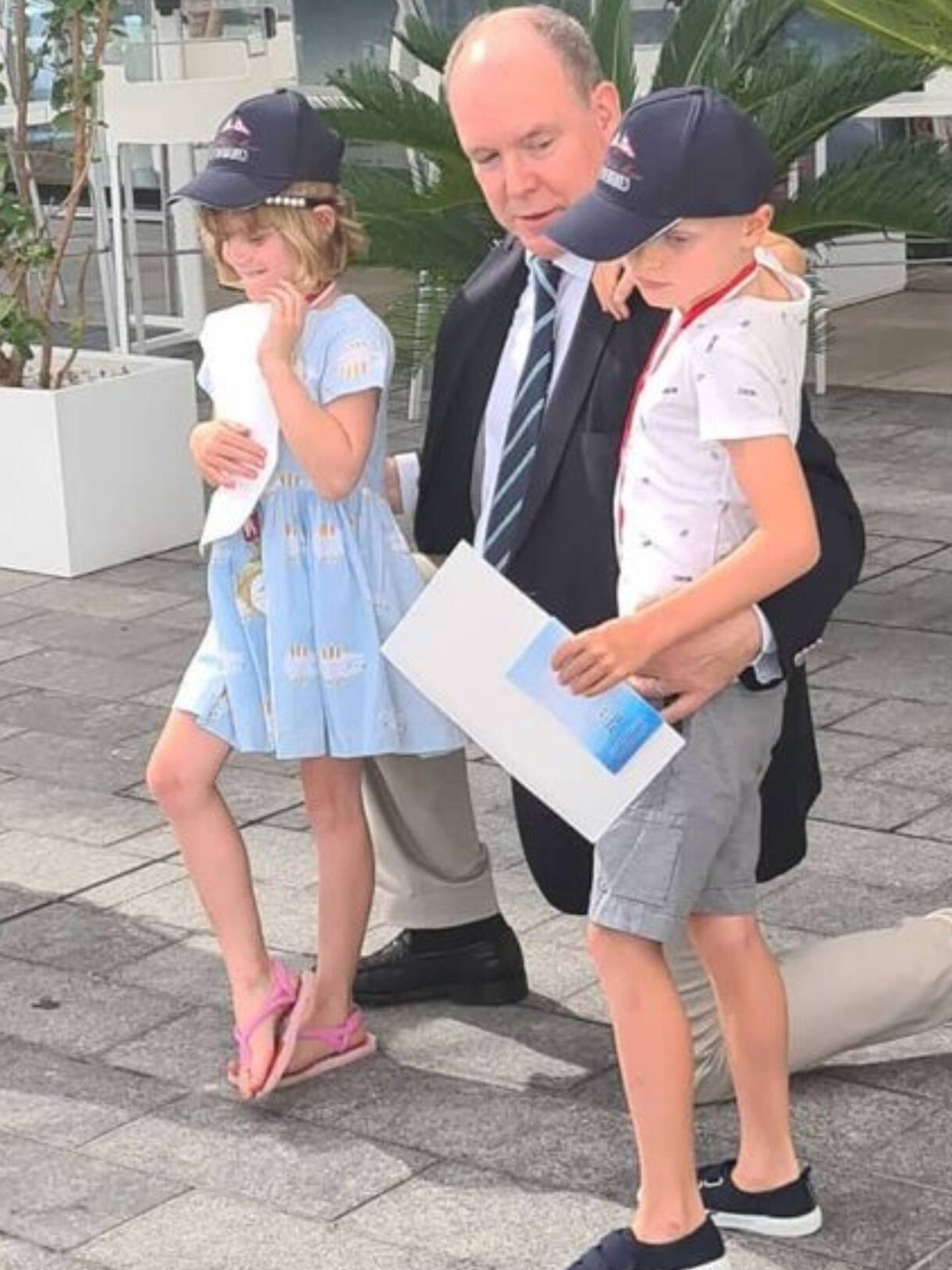 Alberto de Mónaco y sus hijos, los mellizos. (Instagram @mariziovale)