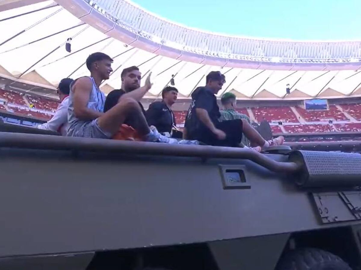 Foto: Final Four Kings League: así entraron los presidentes a bordo de un tanque en el Metropolitano (Twitter/@KingsLeague)