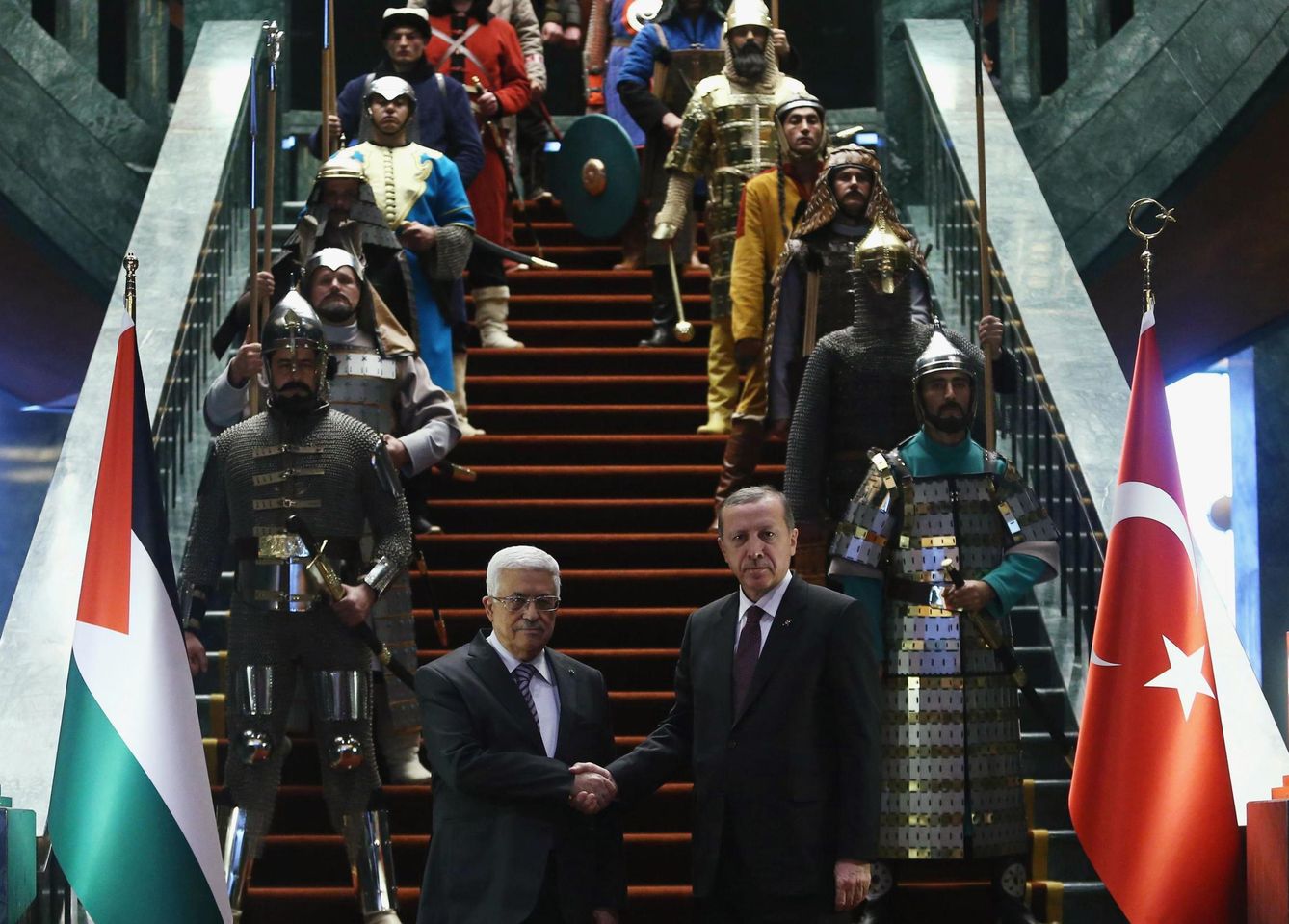 El presidente Erdogan recibe en Turquía al palestino Mahmud Abbas. (Reuters)
