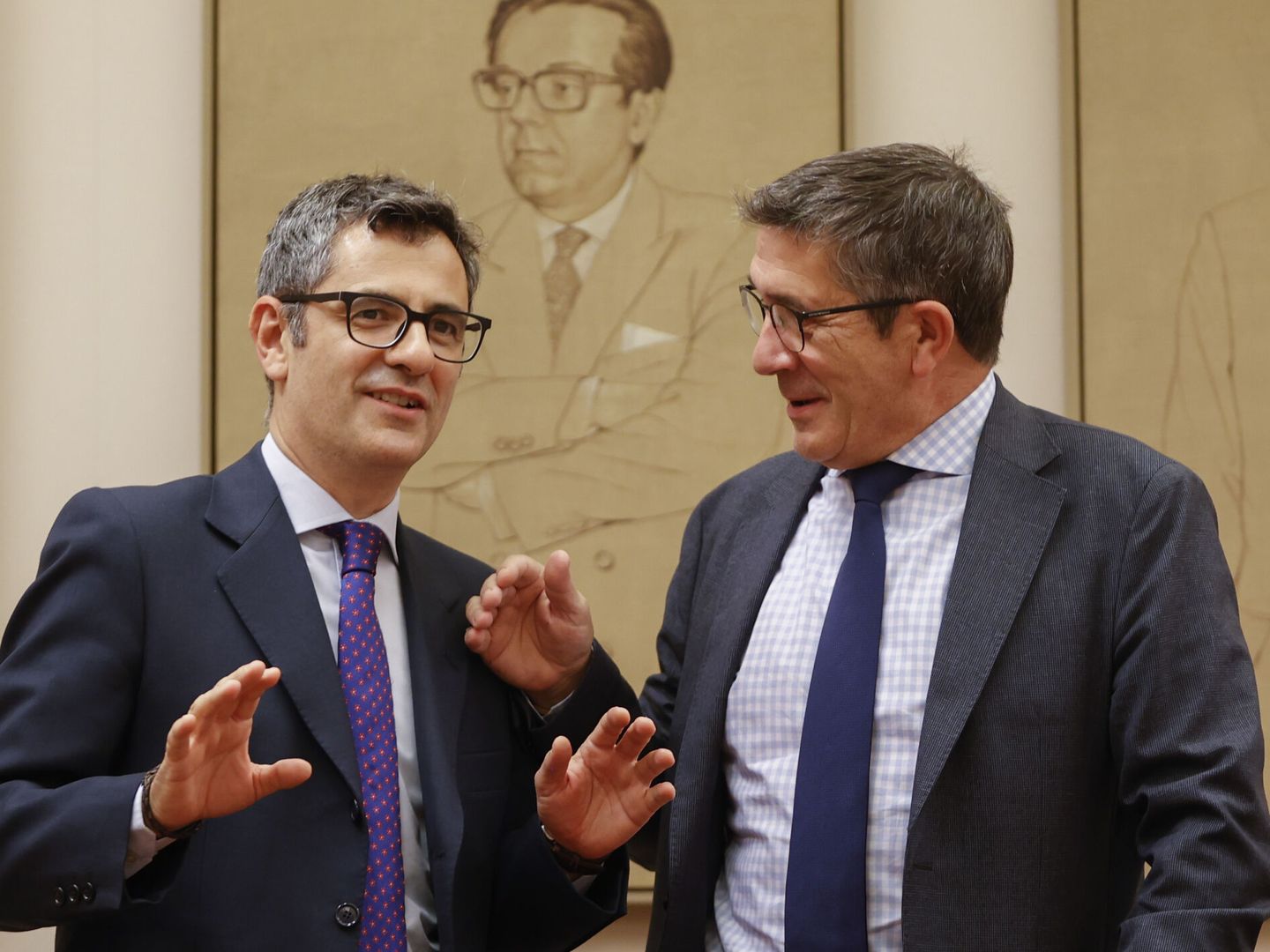 Patxi López, junto a Félix Bolaños, suena como revulsivo ante la crisis de portavoces. (EFE/Mariscal)