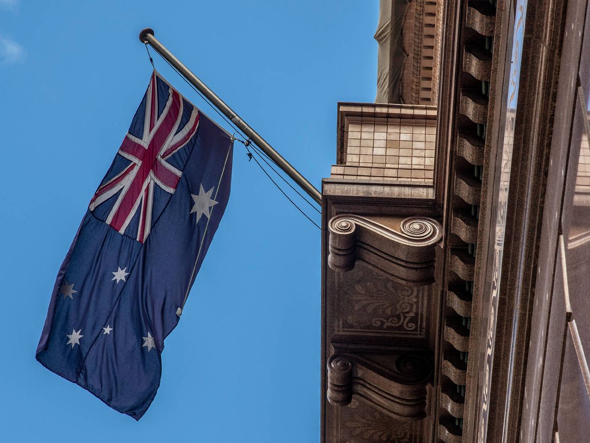 Foto: Una bandera australiana, en un edificio de Sídney. (Getty/Jenny Evans)