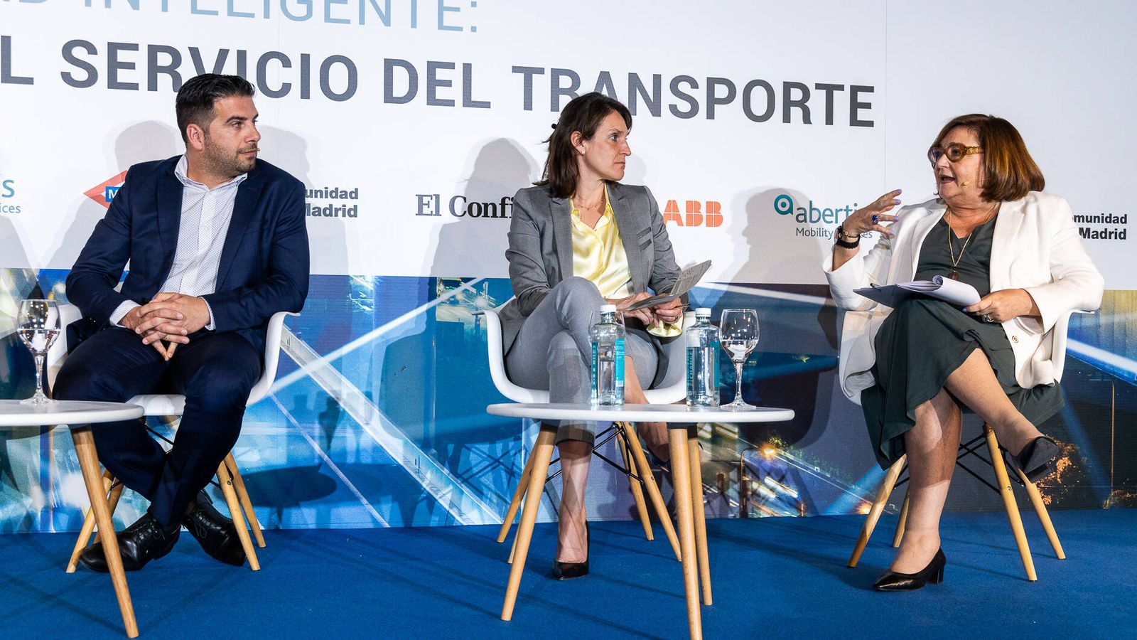 Manuel Corbacho (ABB), Elena Galante (CES) y Marina Serrano González (Aelec).