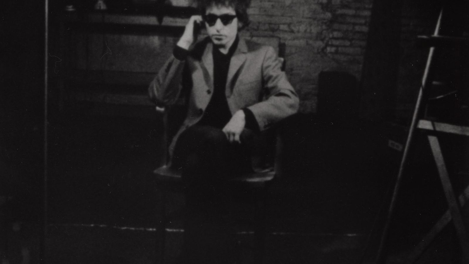 Foto: Dylan, retratado por Andy Warhol en su Factory. (Efe/The Andy Warhol Museum)