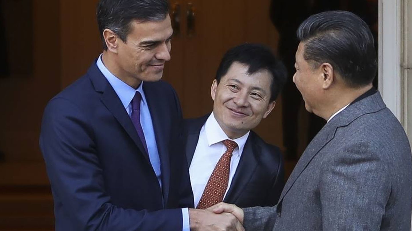Sánchez recibe al presidente de China. (EFE)