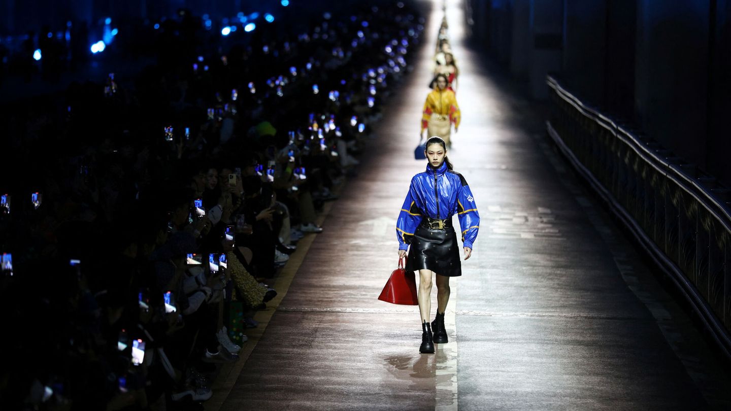 Desfile Pre-Fall 2023 de Louis Vuitton, en Seúl. (Reuters)