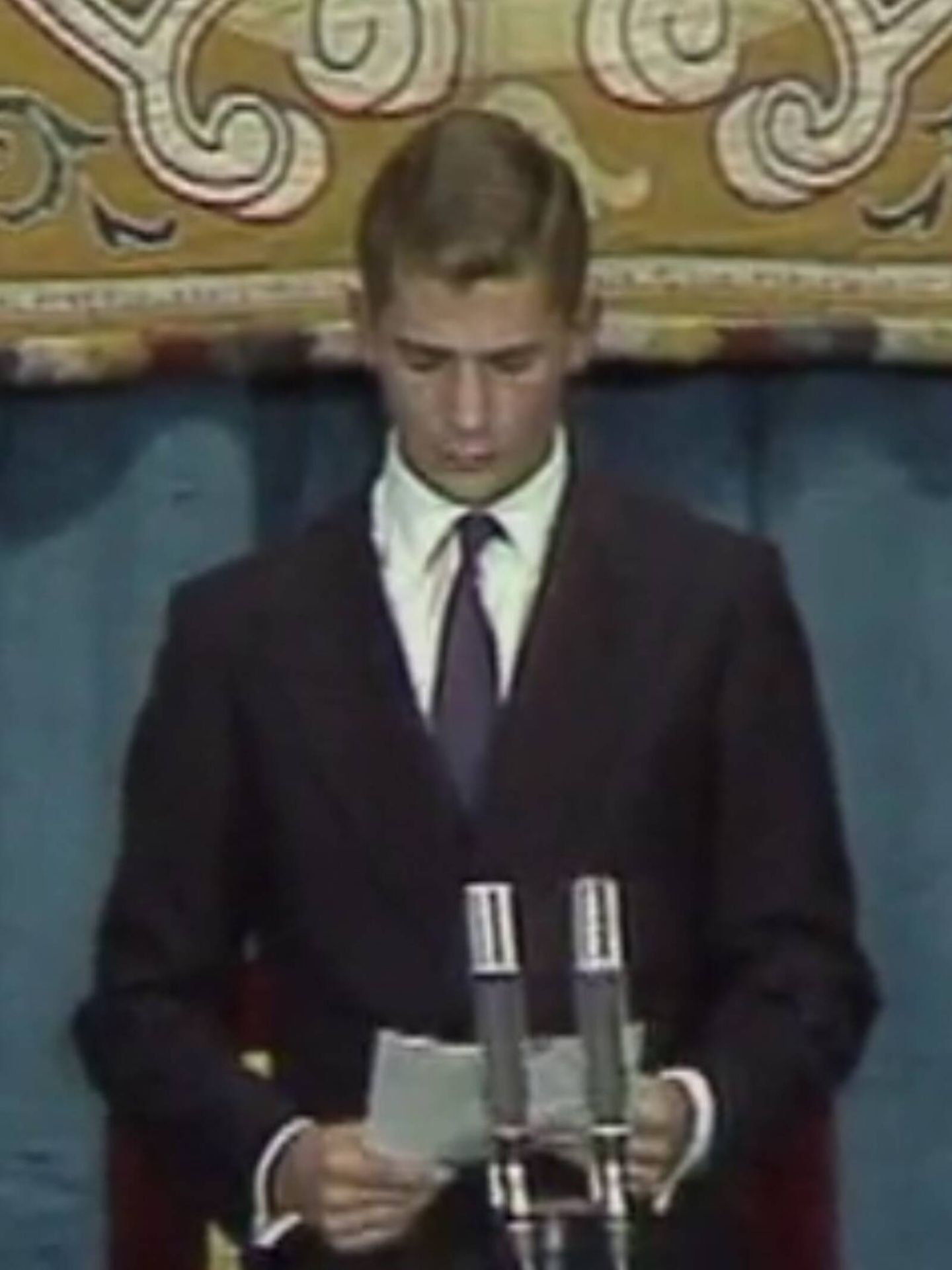 El rey Felipe VI, de adolescente en los (entonces) Premios Príncipe de Asturias en 1985. (Cortesía/FPA)