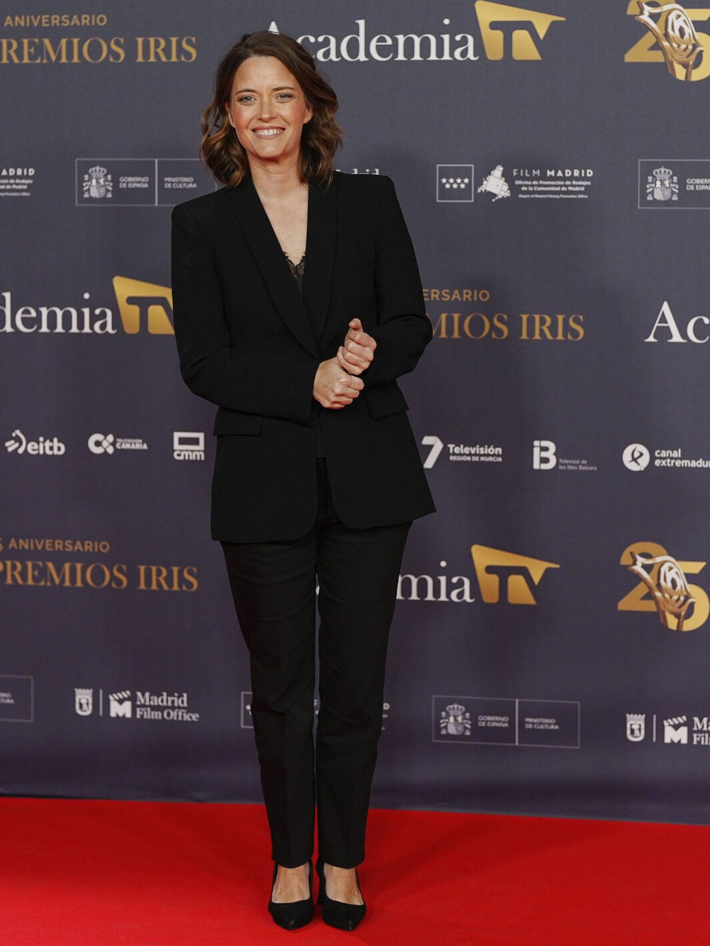 María Casado a su llegada a la alfombra roja de la gala de los 25 años de los Premios Iris. (EFE/Borja Sánchez-Trillo) 