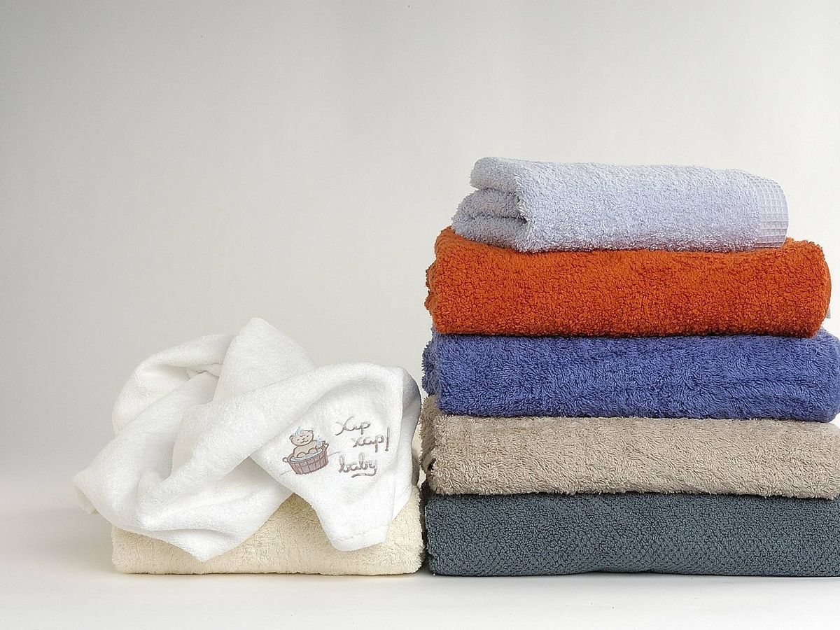 Foto: ¿Tienes toallas viejas en casa? No las tires y dales una segunda oportunidad (iStock)