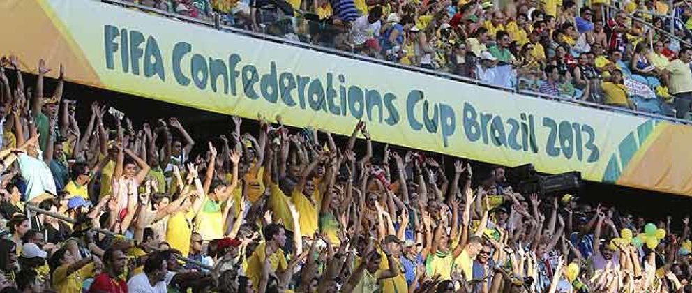 Foto: Brasil se olvida de sus cinco Mundiales y ataca a España y a su fútbol