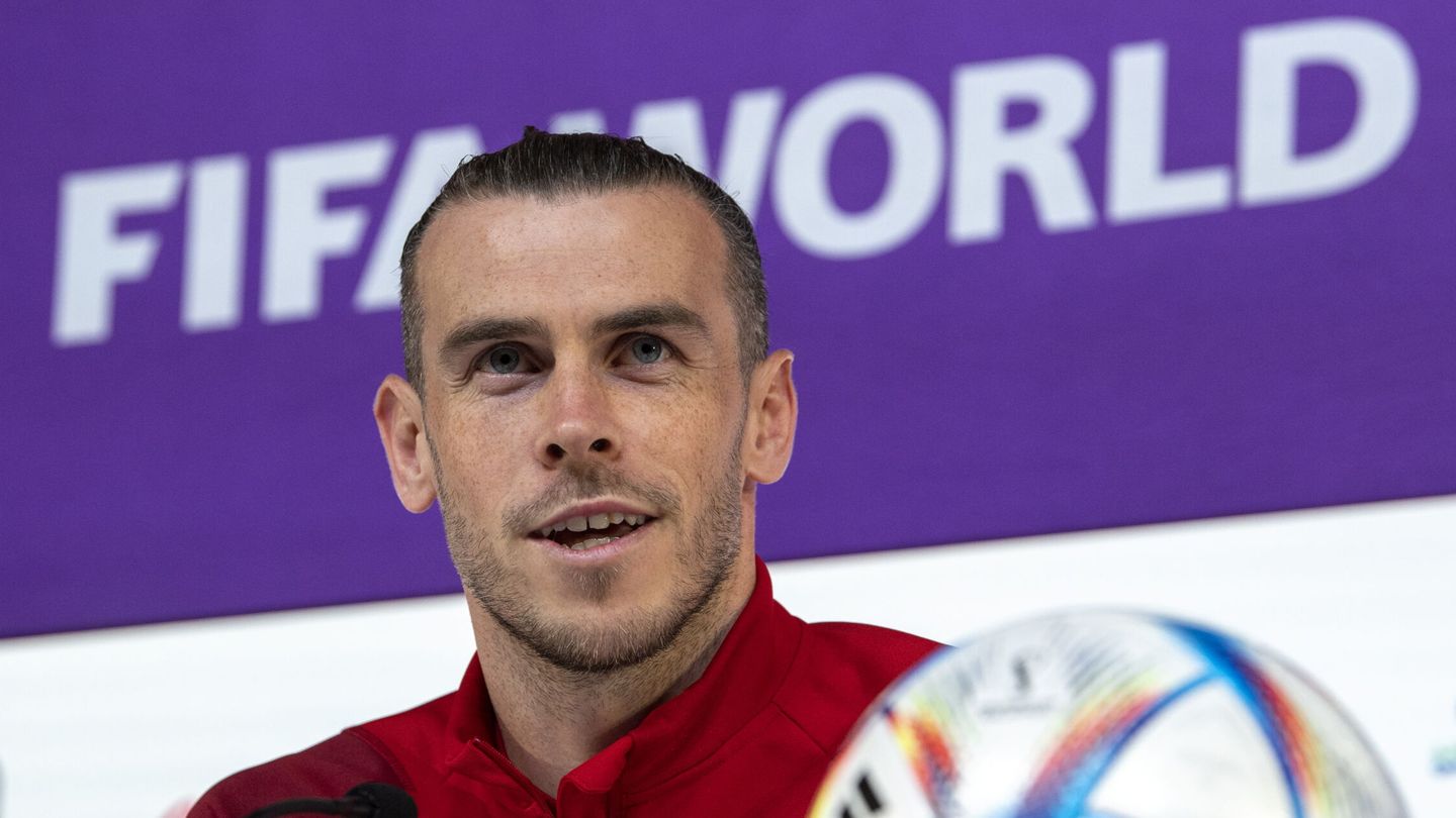 Bale, en rueda de prensa antes del partido contra Inglaterra. (EFE/Peter Powell)