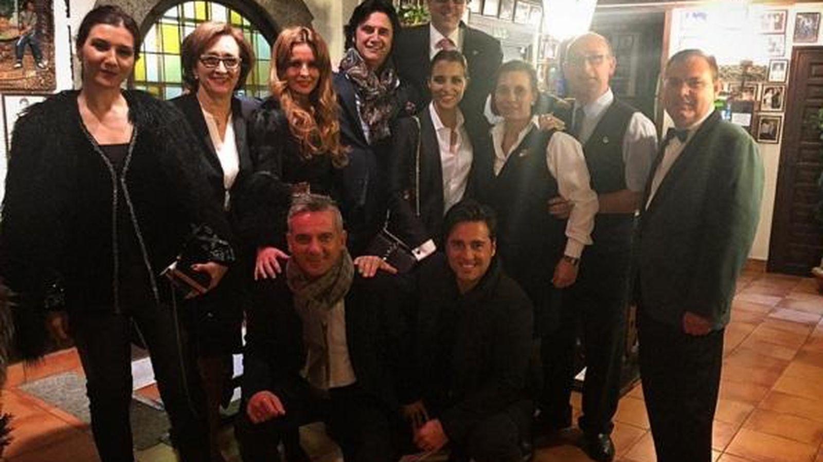 Foto: La pareja y sus amigos en el Asador Donostiarra (Instagram)