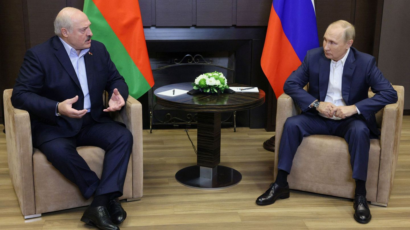 Vladimir Putin junto a Lukashenko, presidente de Bielorrusia. (Reuters) 