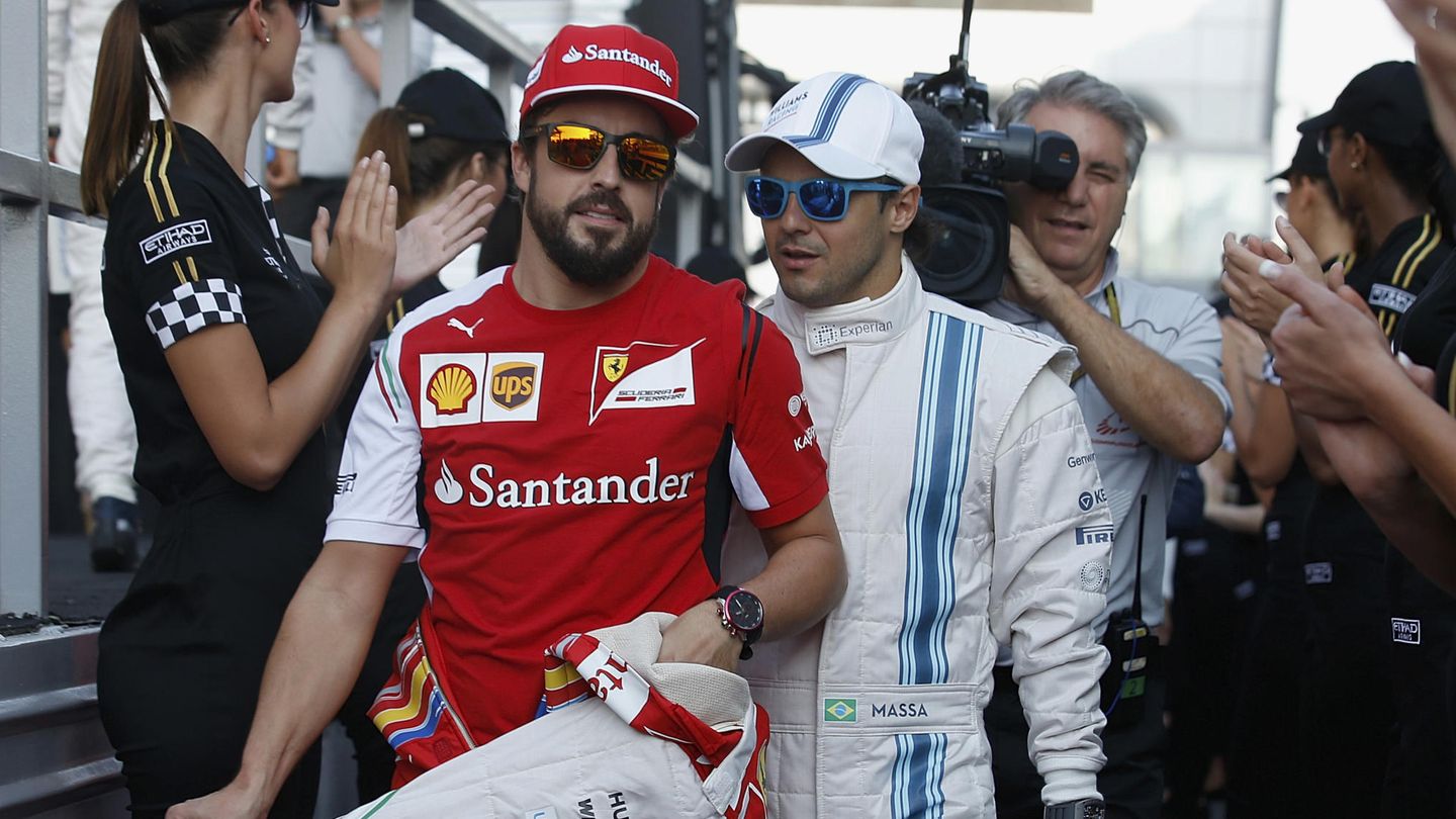 Fernando Alonso con los colores de Ferrari. (EFE)