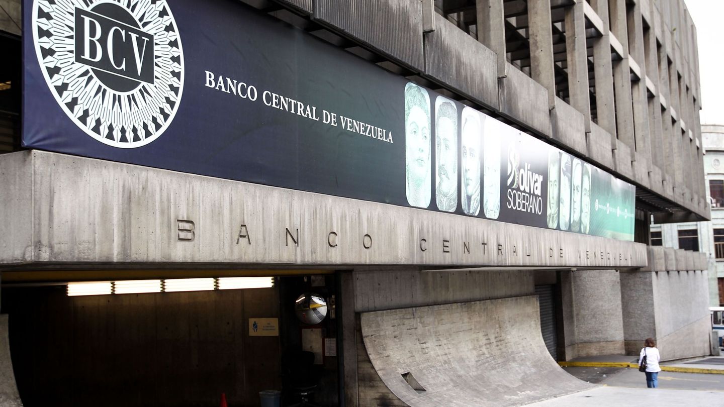 Fachada de la sede del Banco Central de Venezuela. (Reuters)