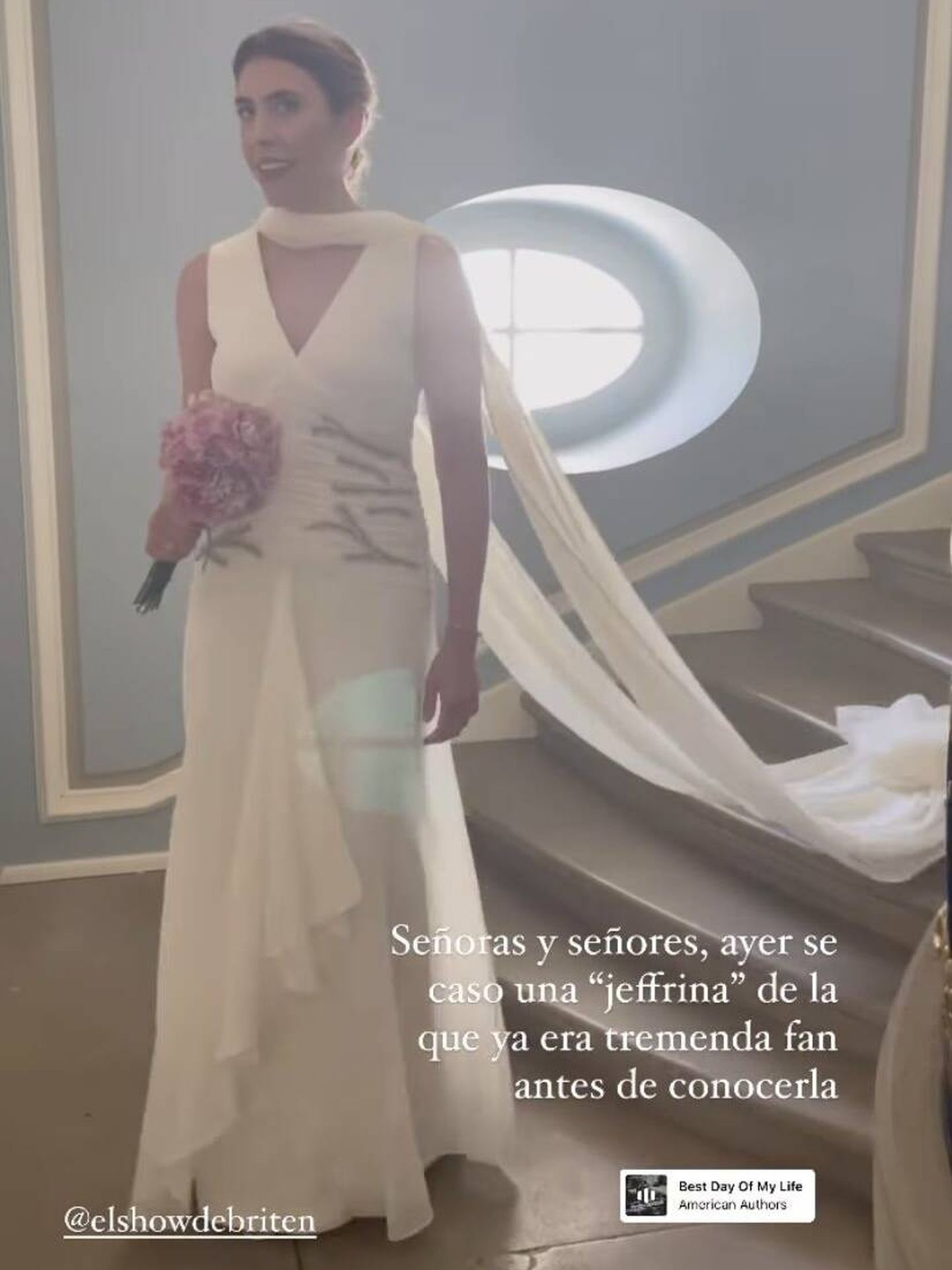 El vestido de novia de la cómica Ana Brito. (Instagram/@sofiadelgadostudio)