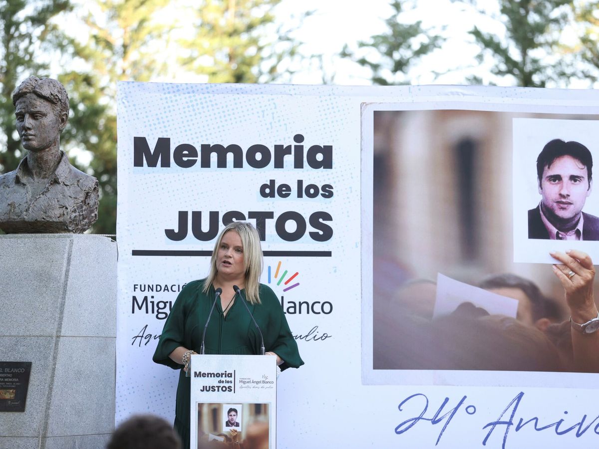 Foto: Marimar Blanco, hermana de Miguel Ángel Blanco durante un homenaje. (EFE/Martín)