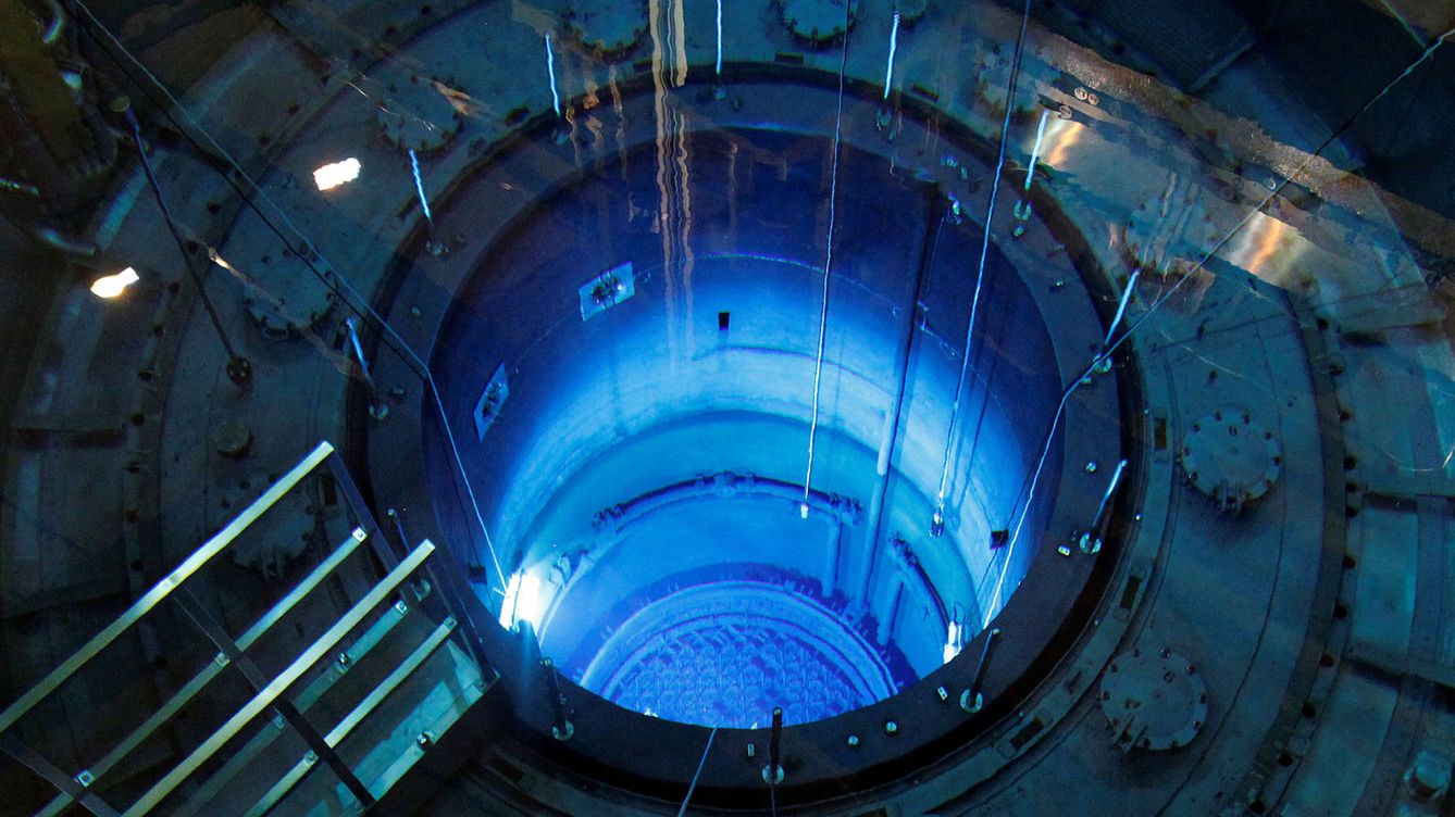 Foto: Reactor nuclear de la planta Muehleberg, en Suiza, durante una revisión anual en 2012. (REUTERS/Ruben Sprich)