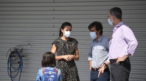 Felipe y Letizia ponen fin a su gira compartiendo acto con Fernando Alonso