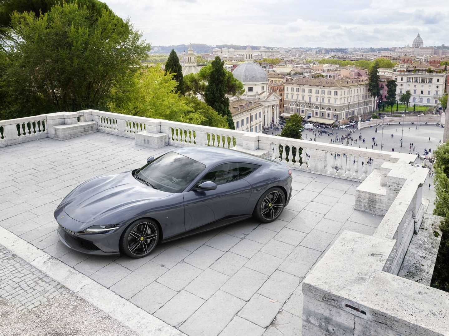 Las matriculaciones de Ferrari en España pasaron de 49 a 60 unidades. Su 'bestseller', el Roma.