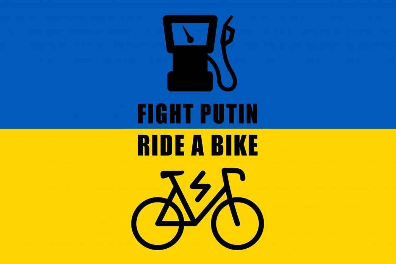 'Fight Putin/Ride a bike'