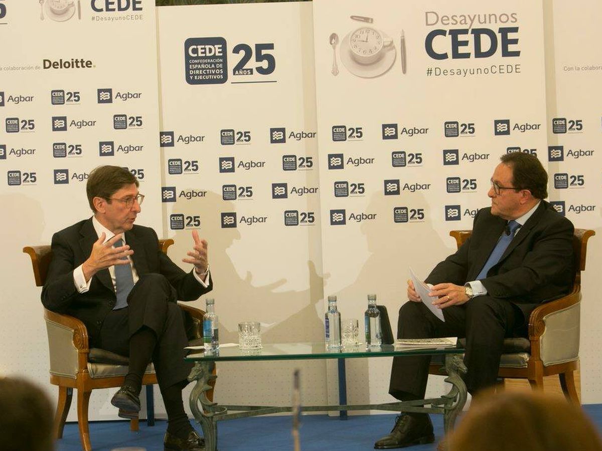 Foto: José Ignacio Goirigolzarri, presidente de CaixaBank y Ramon Adell, vicepresidente de la Fundación CEDE. (CEDE)